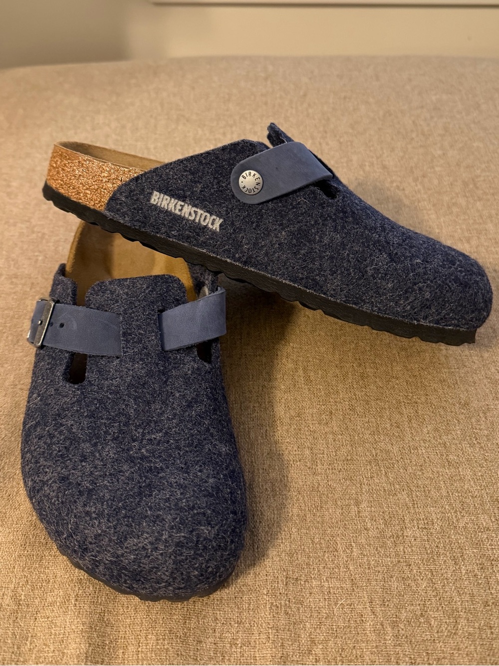 Birkenstock Boston Felt Clogs in Midnight Size 38/US 7.5. Worn only Once!